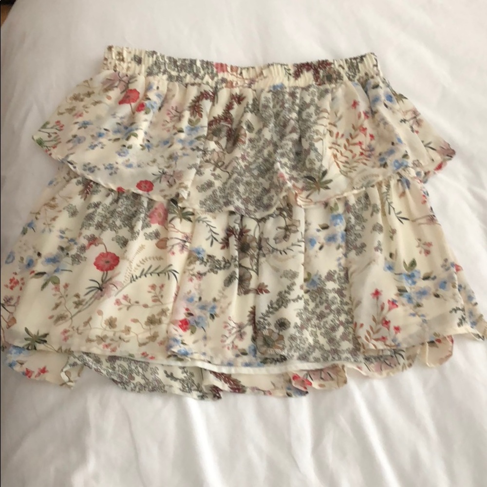 Wayf white flower skirt.